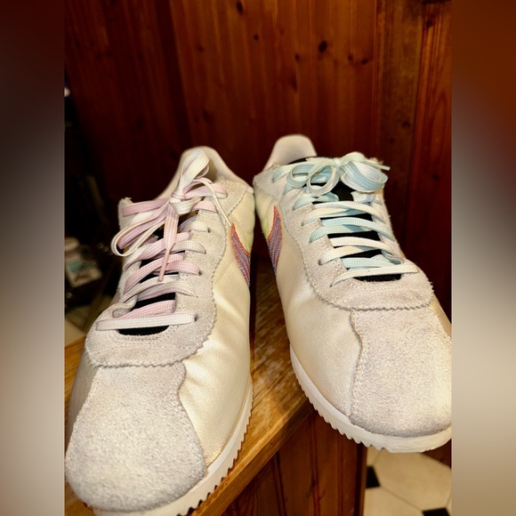 Nike Cortez Be True - Picture 2 of 6